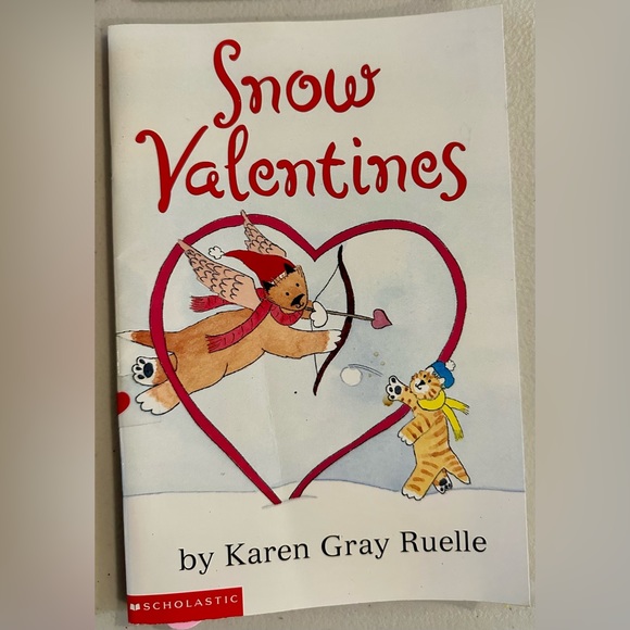 Valentines Bundle - 5 read aloud paperback books AND 1 heart plush - Picture 3 of 7